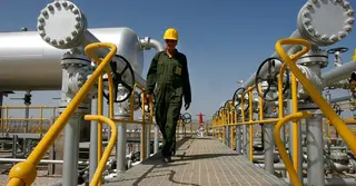 ইরানে হামলার সম্ভাবনা: তেলের বাজারে নতুন অস্থিরতা, চাপ বাড়তে পারে মার্কিন ভোক্তার পকেটে